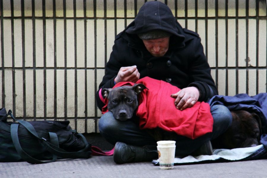 Radio 1 (De Ochtend): “Daklozen hadden het voor de coronacrisis al moeilijk, maar nu worden ze over de rand geduwd”