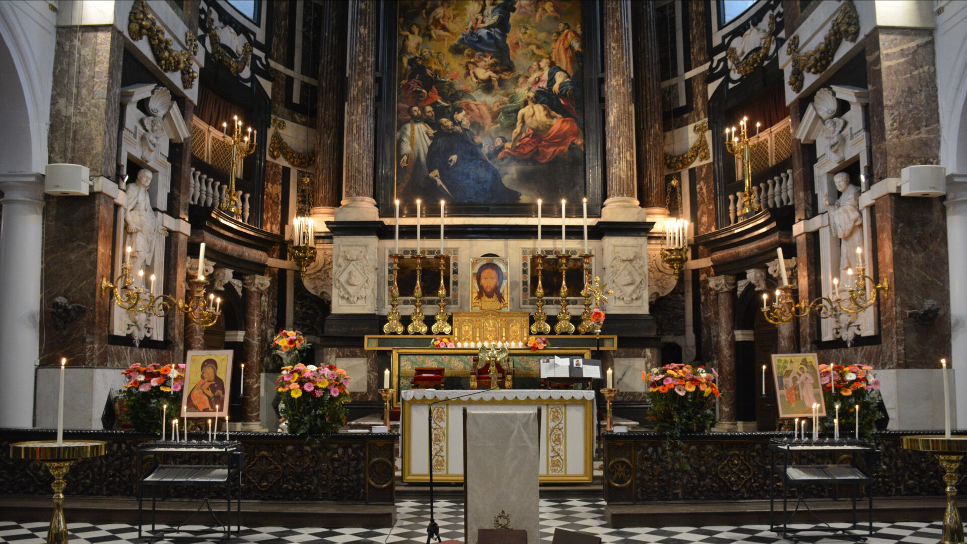 Gebed en liturgie in de Sint-Carolus Borromeuskerk