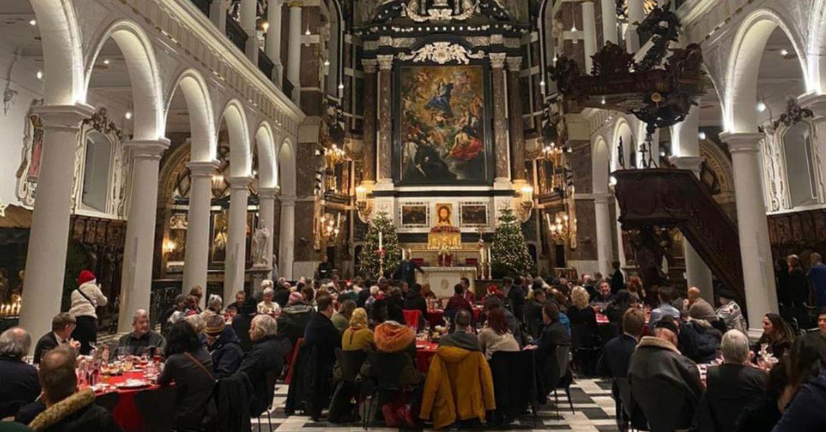 Sant'Egidio - Kamiano - Dak -en thuislozenrestaurant Kamiano - Dak-en thuislozenrestaurant bij Sant'Egidio Antwerpen - Deelnemers aan een sportactiviteit