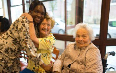 Artikel De Standaard: Vrijwilligers helpen ouderen zelfstandig te blijven
